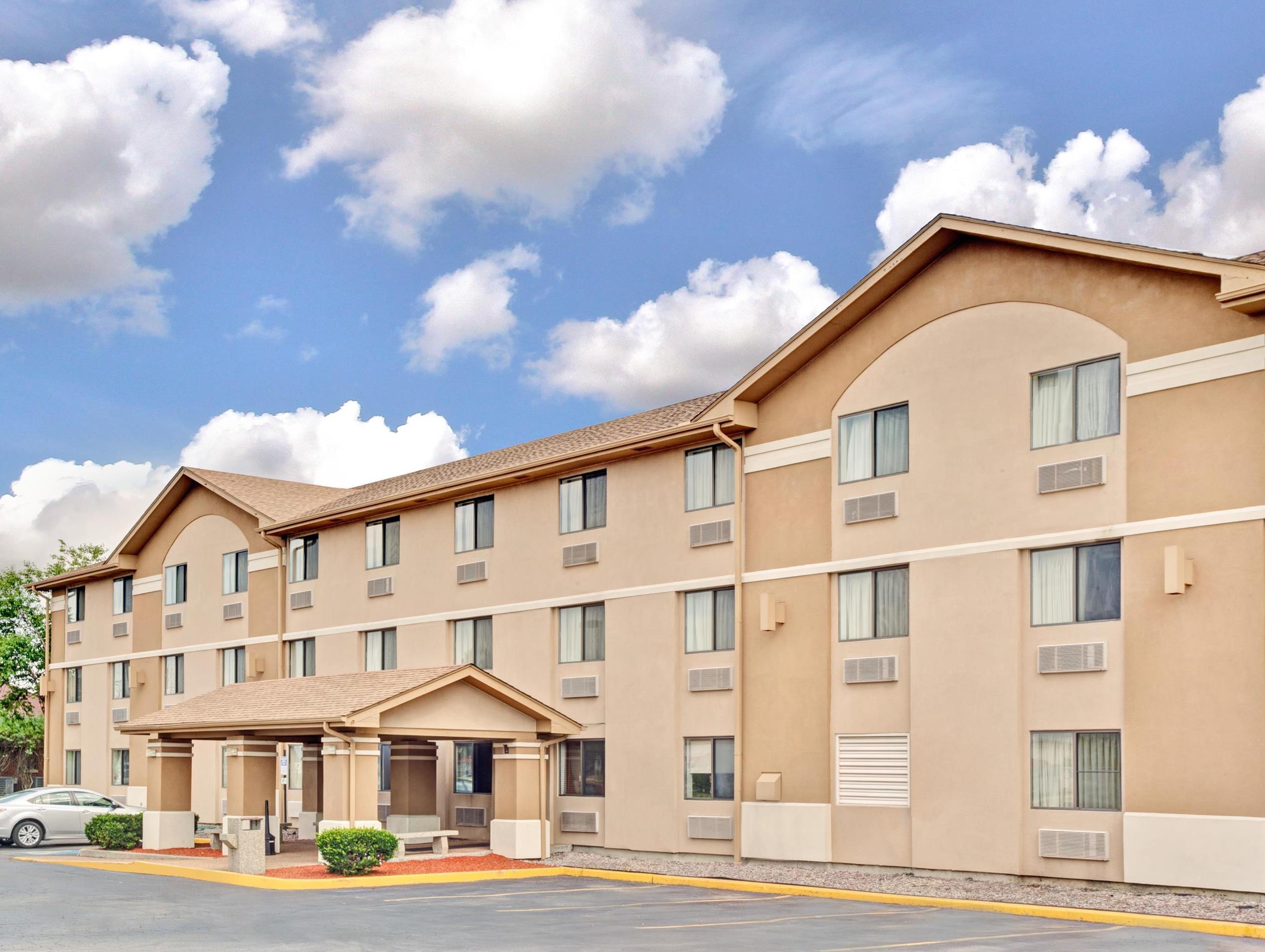 Super 8 By Wyndham Mokena/Frankfort /I-80 Екстериор снимка